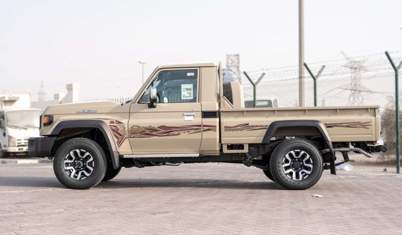 
2026 Toyota Land Cruiser LC79 2.8L SC AT Diesel (Beige) full									