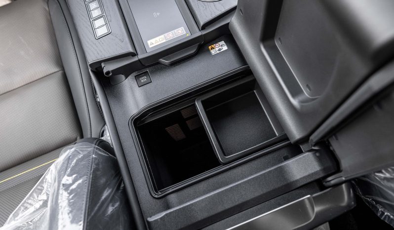 
								2025 Lexus LX600 Overtrail 3.5L AT Petrol w/o MarkLevinson full									