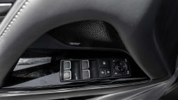 
2026 Lexus LX600 Signature 3.5L AT Petrol w/ Wood Accent full									