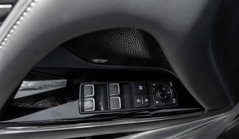
2026 Lexus LX600 Signature 3.5L AT Petrol w/ Wood Accent full									