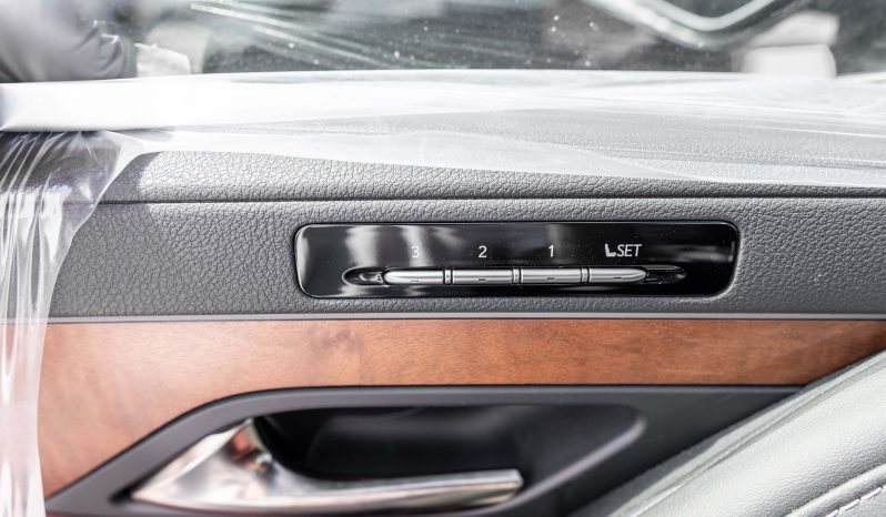 
2026 Lexus LX600 Signature 3.5L AT Petrol w/ Wood Accent full									