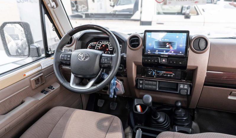 
2025 Toyota Land Cruiser LC 79 2.8L Diesel MT Beige-Brown full									
