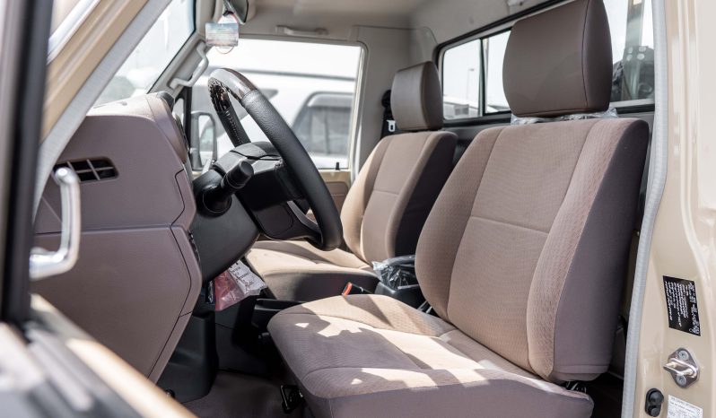 
2025 Toyota Land Cruiser LC 79 2.8L AT Diesel (Beige-Brown) full									