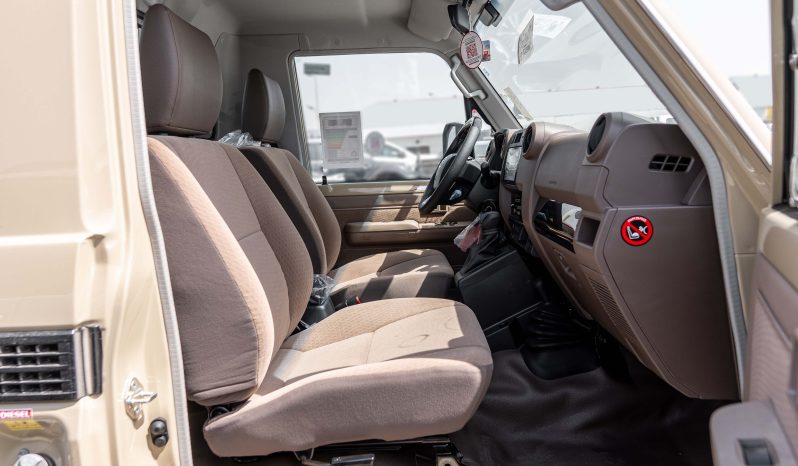 
2025 Toyota Land Cruiser LC 79 2.8L AT Diesel (Beige-Brown) full									