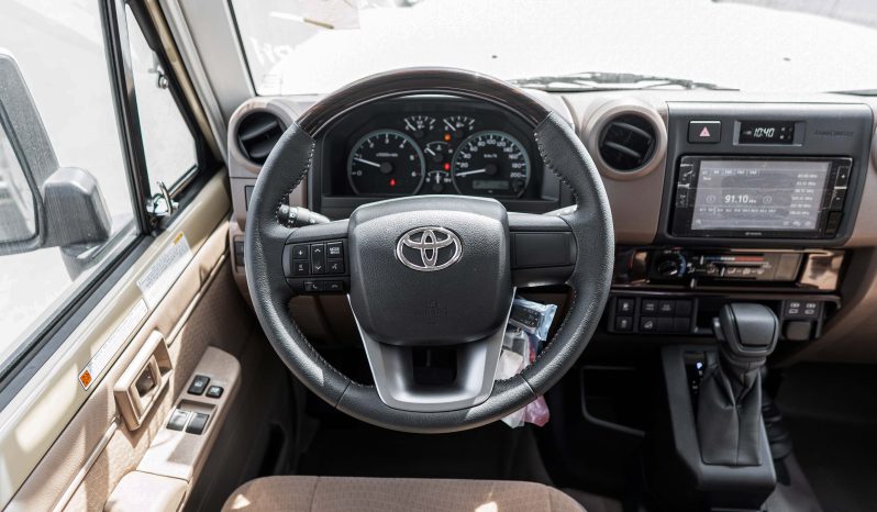 
2025 Toyota Land Cruiser LC 79 2.8L AT Diesel (Beige-Brown) full									