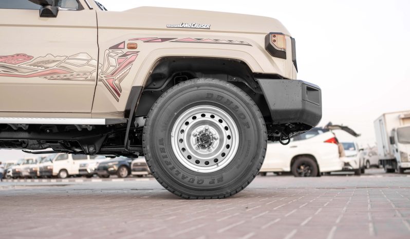
2025 Toyota Land Cruiser LC 79 2.8L AT Diesel (Beige-Brown) full									