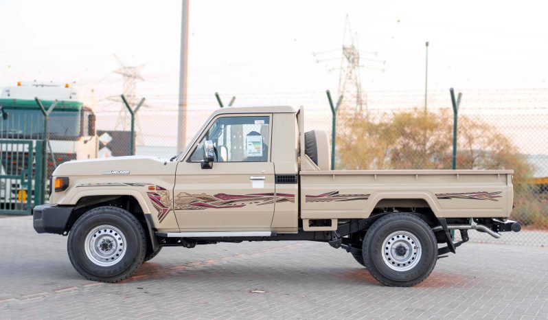 
2025 Toyota Land Cruiser LC 79 2.8L AT Diesel (Beige-Brown) full									