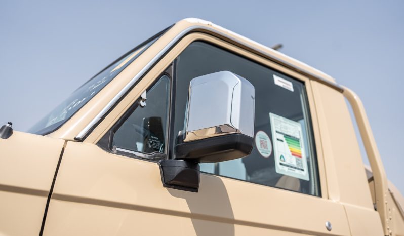 
2025 Toyota Land Cruiser LC 79 2.8L Diesel MT Beige-Brown full									