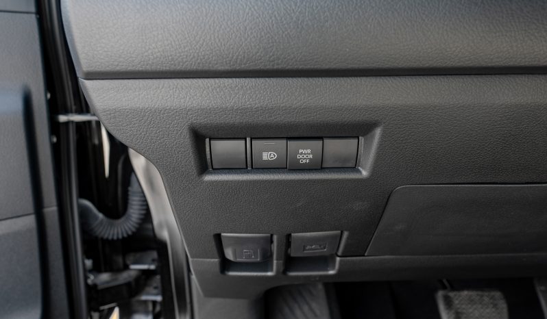 
2026 Toyota Granvia 3.5L Premium AT Petrol full									