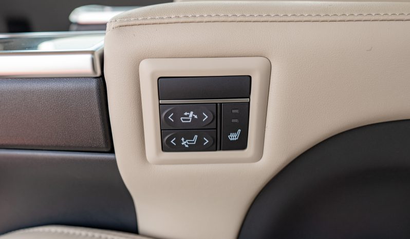 
2026 Toyota Granvia 3.5L Premium AT Petrol full									