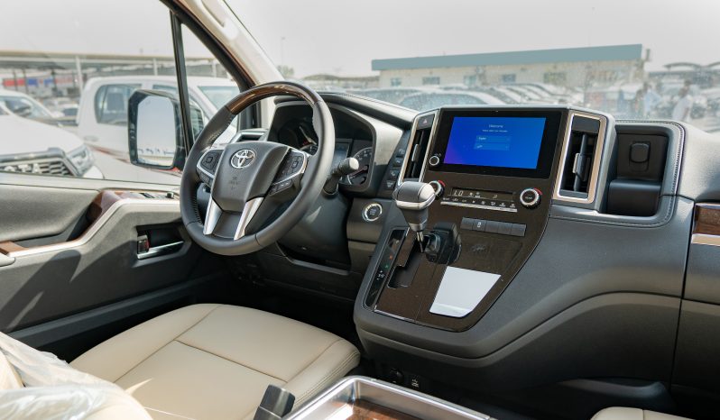 
2026 Toyota Granvia 3.5L Premium AT Petrol full									