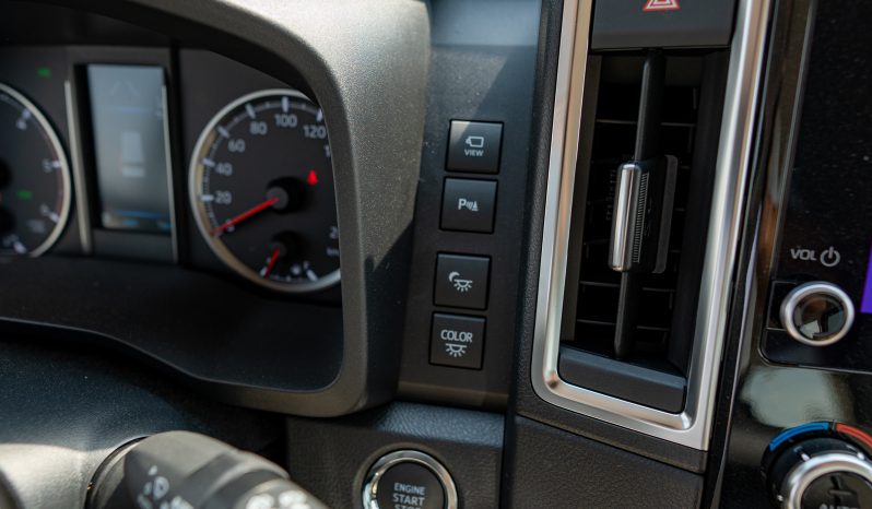 
2026 Toyota Granvia 3.5L Premium AT Petrol full									