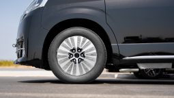 
2026 Toyota Granvia 3.5L Premium AT Petrol full									
