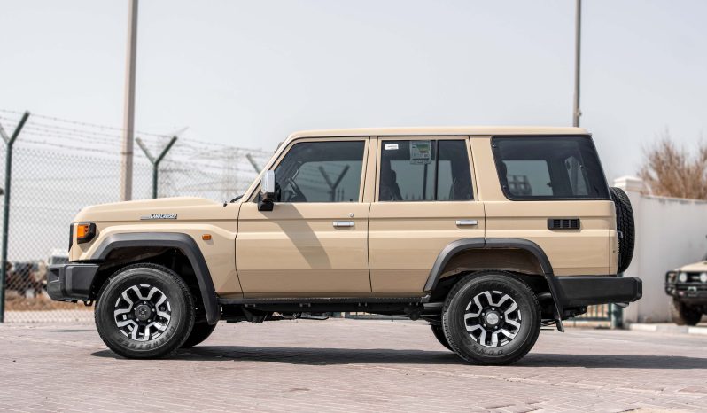 
2026 Toyota Land Cruiser LC76 2.8L AT Diesel (beige) full									