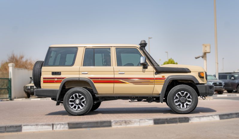 
2026 Toyota Land Cruiser LC 76 2.8L AT Diesel (Beige-Brown) full									