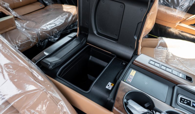 
2026 Lexus LX700h Signature 3.5L AT Hybrid (with Auto park) full									