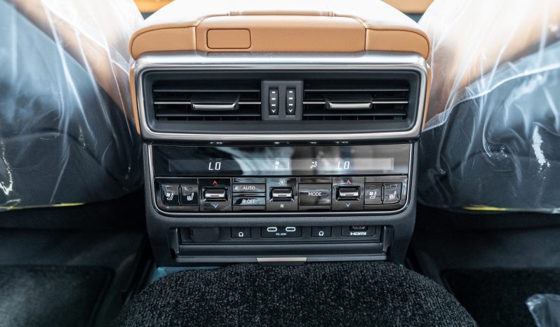 
2026 Lexus LX700h Signature 3.5L AT Hybrid (with Auto park) full									