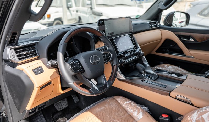 
2026 Lexus LX700h Signature 3.5L AT Hybrid (with Auto park) full									