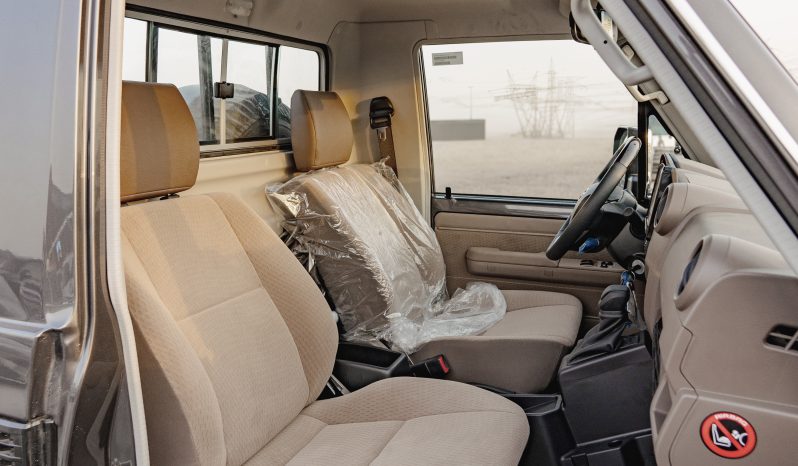 2025 Toyota Land Cruiser LC 79 4.0L AT Petrol (Gray-Brown) full