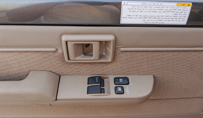 2025 Toyota Land Cruiser LC 79 4.0L AT Petrol (Gray-Brown) full