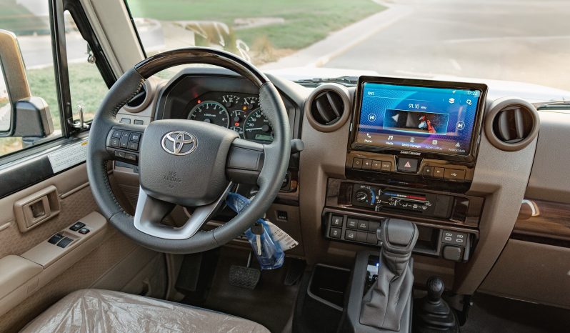 2025 Toyota Land Cruiser LC 79 4.0L AT Petrol (Gray-Brown) full
