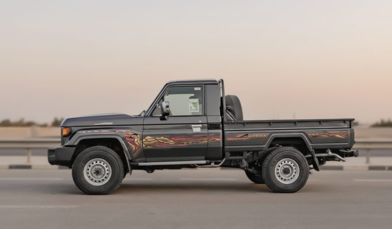 2025 Toyota Land Cruiser LC 79 4.0L AT Petrol (Gray-Brown) full