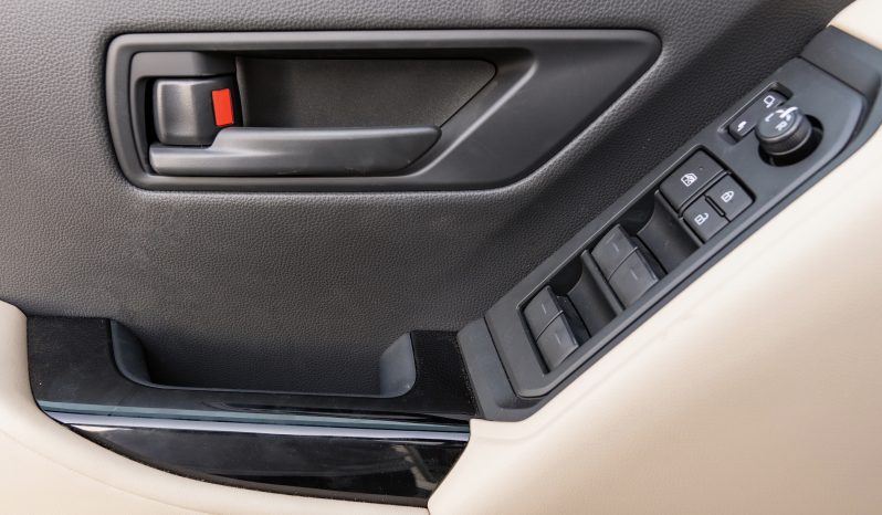 
2026 Toyota Land Cruiser GXR 3.5L AT Petrol (Basic) full									