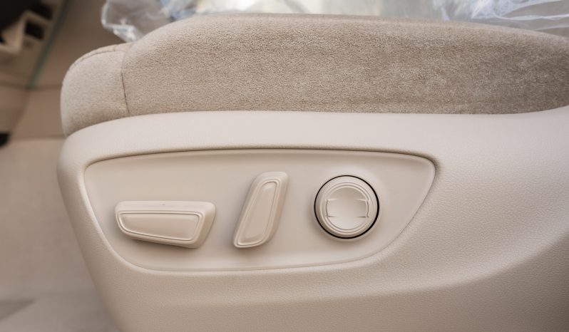 
2026 Toyota Land Cruiser GXR 3.5L AT Petrol (Basic) full									