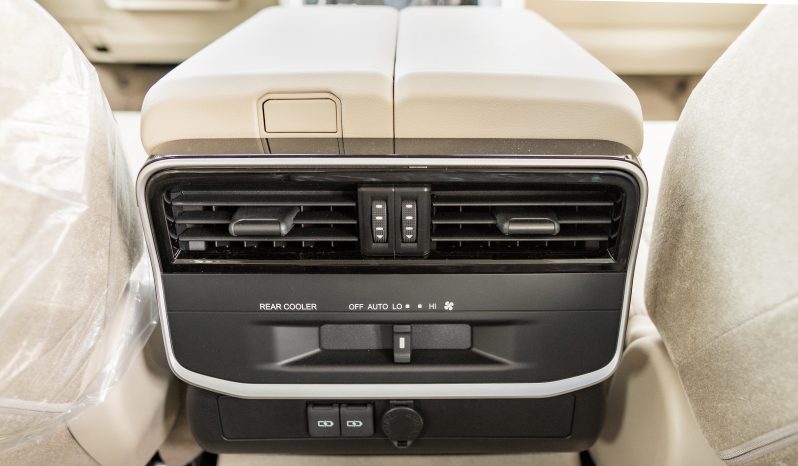 
2026 Toyota Land Cruiser GXR 3.5L AT Petrol (Basic) full									