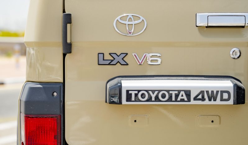 
								2026 Toyota Land Cruiser LC 71 4.0L AT Petrol (Beige) full									