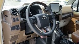 
										2026 Toyota Land Cruiser LC 71 4.0L AT Petrol (Beige) full									