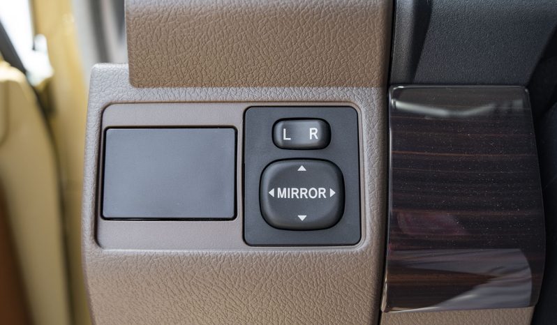 
								2026 Toyota Land Cruiser LC 71 4.0L AT Petrol (Beige) full									