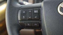 
										2026 Toyota Land Cruiser LC 71 4.0L AT Petrol (Beige) full									