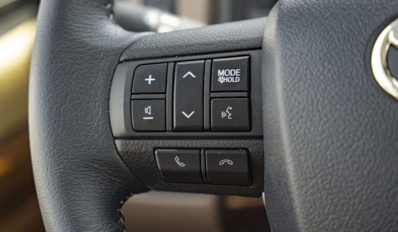 
								2026 Toyota Land Cruiser LC 71 4.0L AT Petrol (Beige) full									