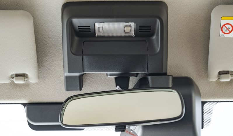 
								2026 Toyota Land Cruiser LC 71 4.0L AT Petrol (Beige) full									