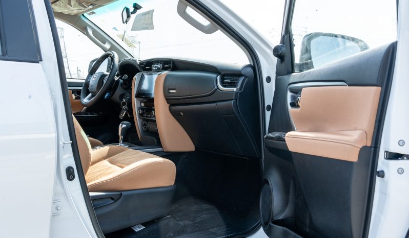 
2026 Toyota Fortuner VX 4.0L At Petrol (White-Tan) full									