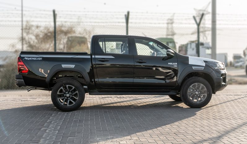
2026 Toyota Hilux Adventure 4.0L AT Petrol (Black-Black) full									