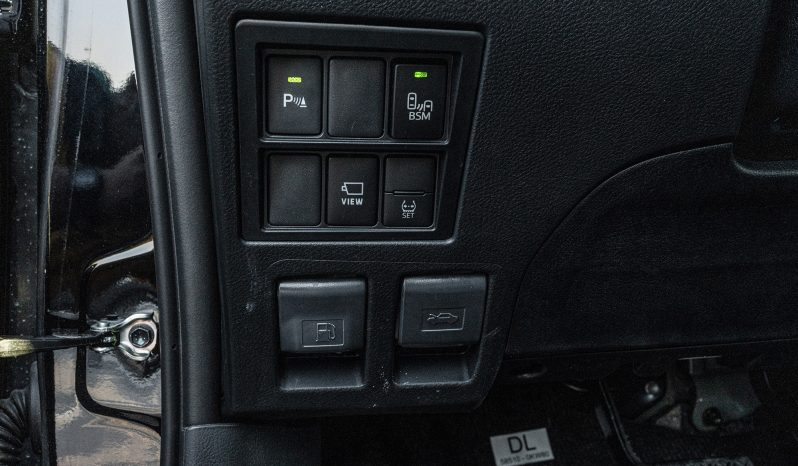 
2026 Toyota Hilux Adventure 4.0L AT Petrol (Black-Black) full									