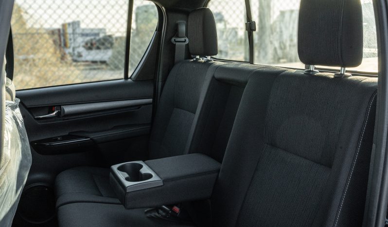 
2026 Toyota Hilux Adventure 4.0L AT Petrol (Black-Black) full									