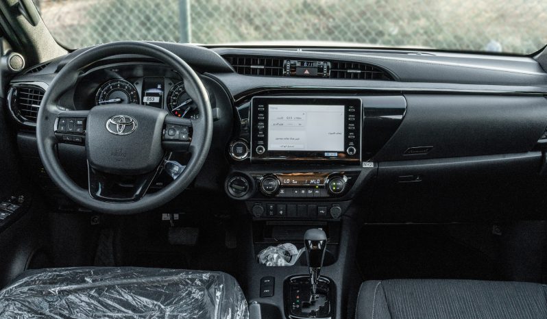 
2026 Toyota Hilux Adventure 4.0L AT Petrol (Black-Black) full									
