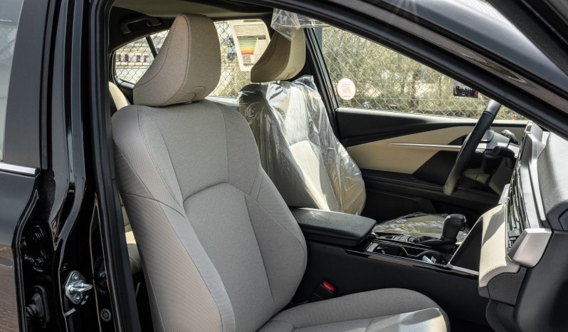 
2026 Toyota Camry E-plus 2.5L Hybrid (Black-Beige) full									