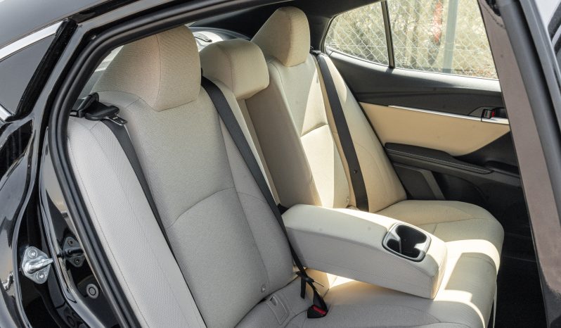 
2026 Toyota Camry E-plus 2.5L Hybrid (Black-Beige) full									