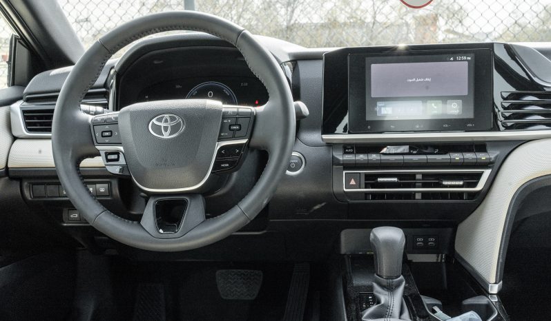 
2026 Toyota Camry E-plus 2.5L Hybrid (Black-Beige) full									