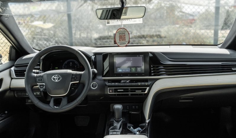 
2026 Toyota Camry E-plus 2.5L Hybrid (Black-Beige) full									