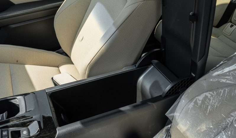 
2026 Toyota Camry E-plus 2.5L Hybrid (Black-Beige) full									