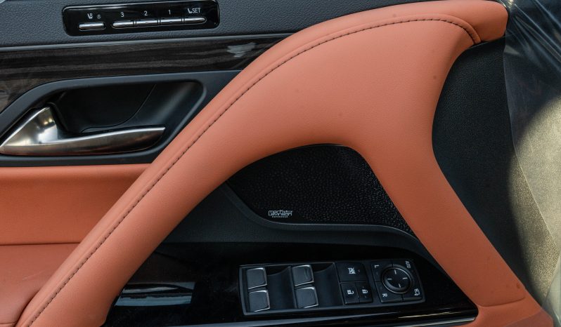 
2026 Lexus LX700h VIP 3.5L AT Petrol (Green-Orange) full									