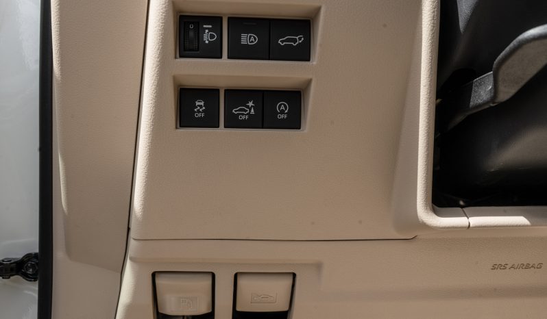 
Toyota Land cruiser GXR 3.5L Petrol AT 2026 full									