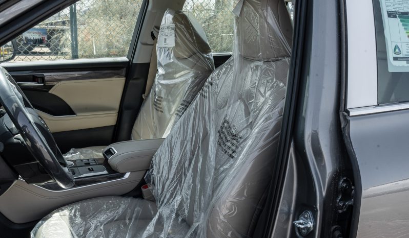 
2026 Toyota Highlander Limited 2.5L Hybrid (Gray-Beige) full									