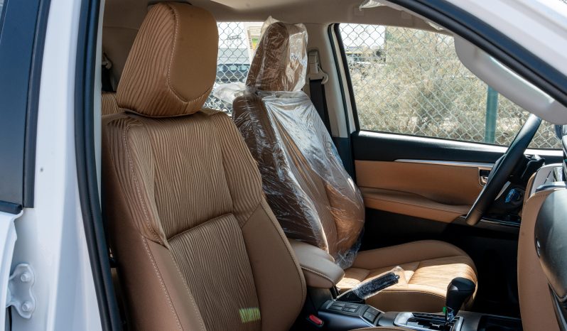 
2026 Toyota Fortuner 4.0L AT Petrol (White-Tan) (Qatar Spec) full									