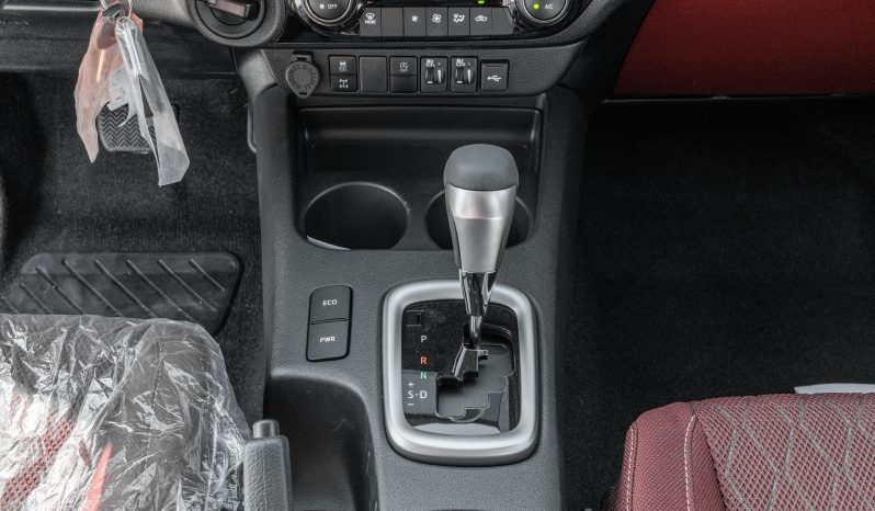 
2026 Toyota Hilux SGLX 2.8L AT Diesel (White-Red) full									